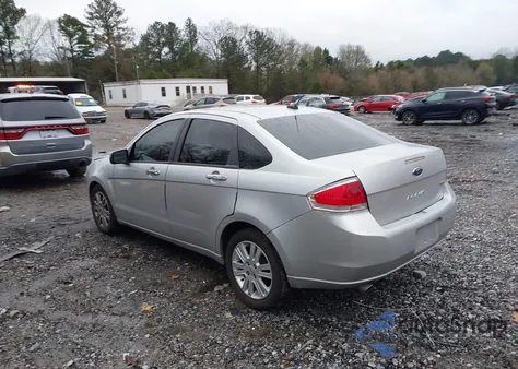 2010 Ford Focus Sel z USA, uszkodzony, nr VIN 1FAHP3HN5AW212087